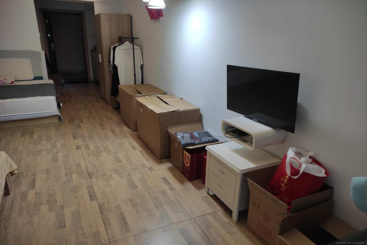 大财门公寓  1室1厅1卫   2400.00元/月室内图