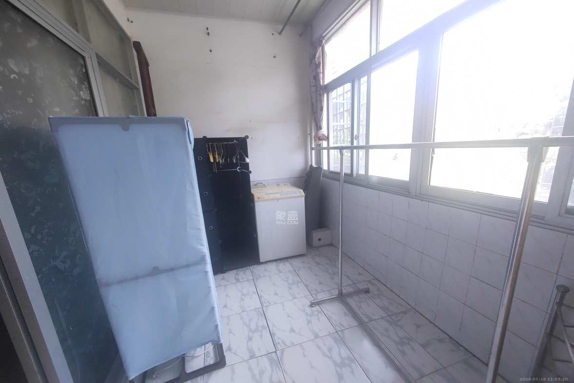 省少管所单位房  2室1厅1卫   1400.00元/月室内图