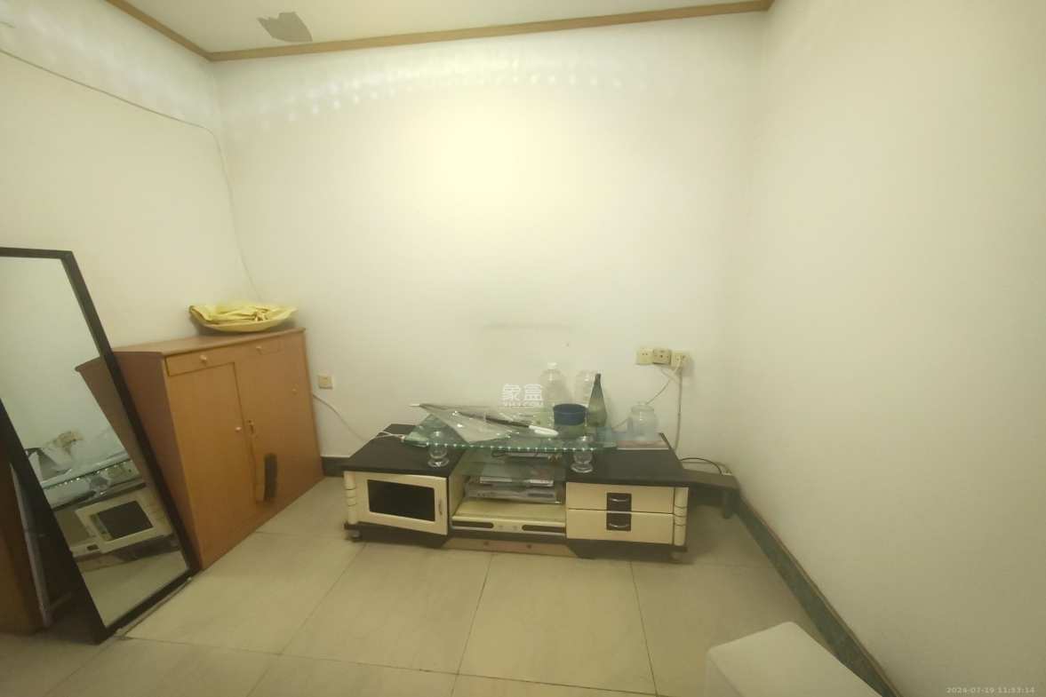 省少管所单位房  2室1厅1卫   1400.00元/月室内图