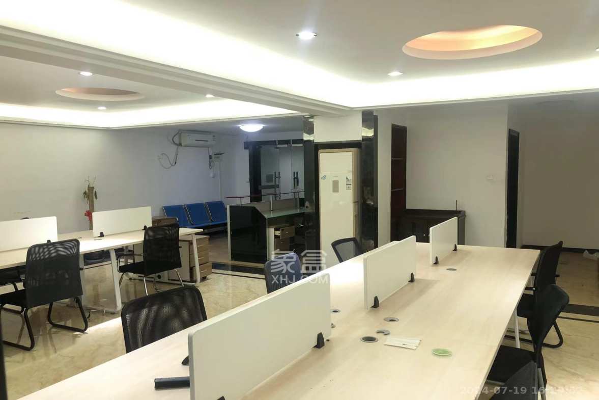 人瑞潇湘国际 1室1厅1卫 2800.0元/月 人瑞潇湘国际 1室1厅1卫 2800.0元/月室内图