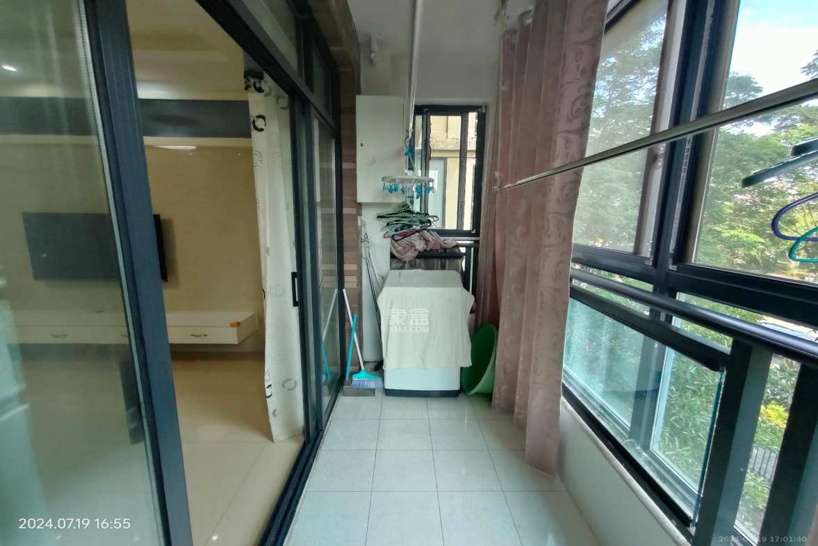 东方名苑臻嘉园  3室2厅1卫    1800.0元/月室内图