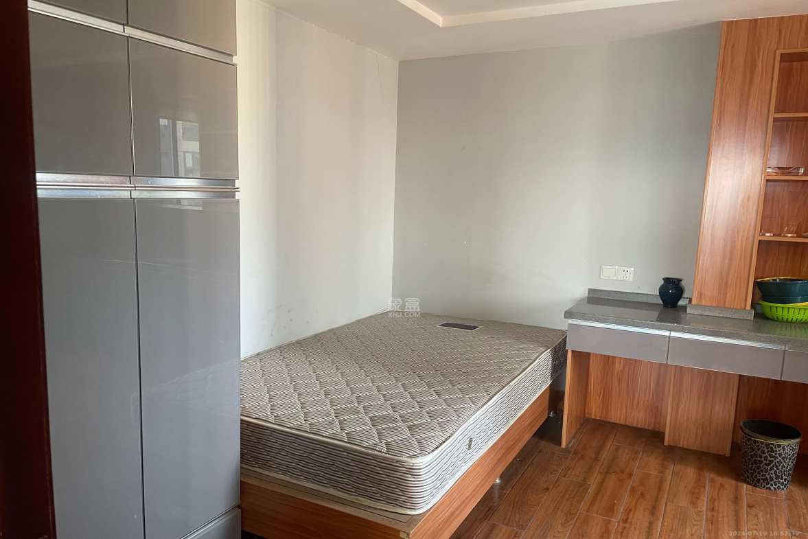 京武浪琴山一、二期  1室0厅0卫    7800.0元/月室内图