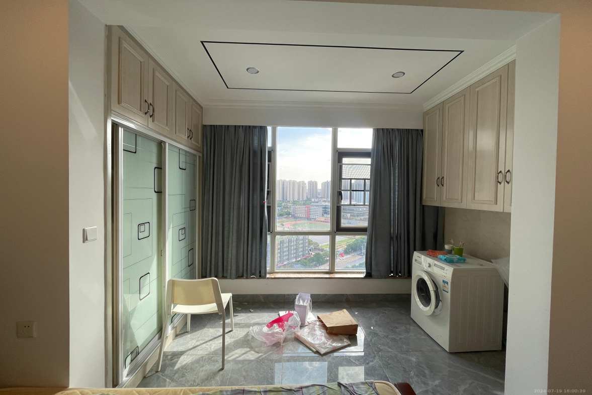 庐山一号  1室1厅1卫    1300.0元/月室内图1