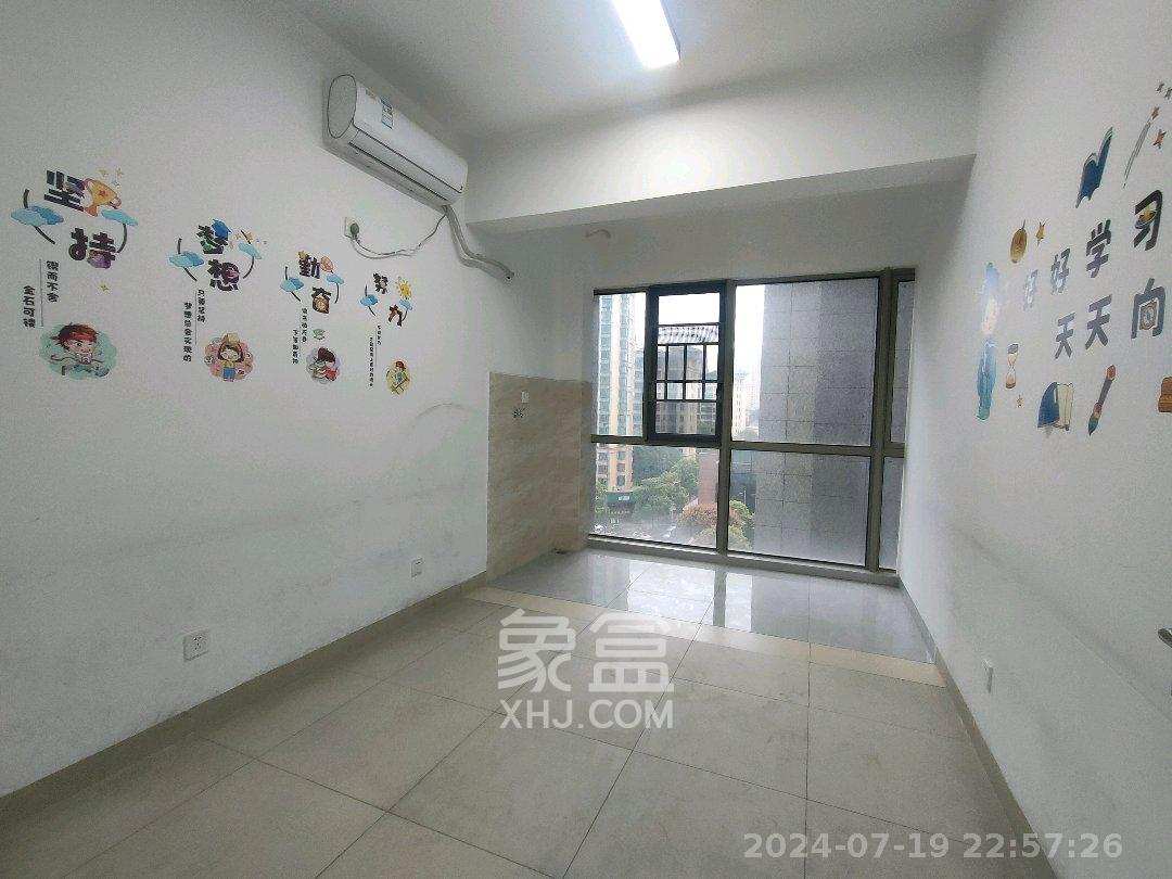 万象府台  4室2厅2卫    4500.0元/月室内图