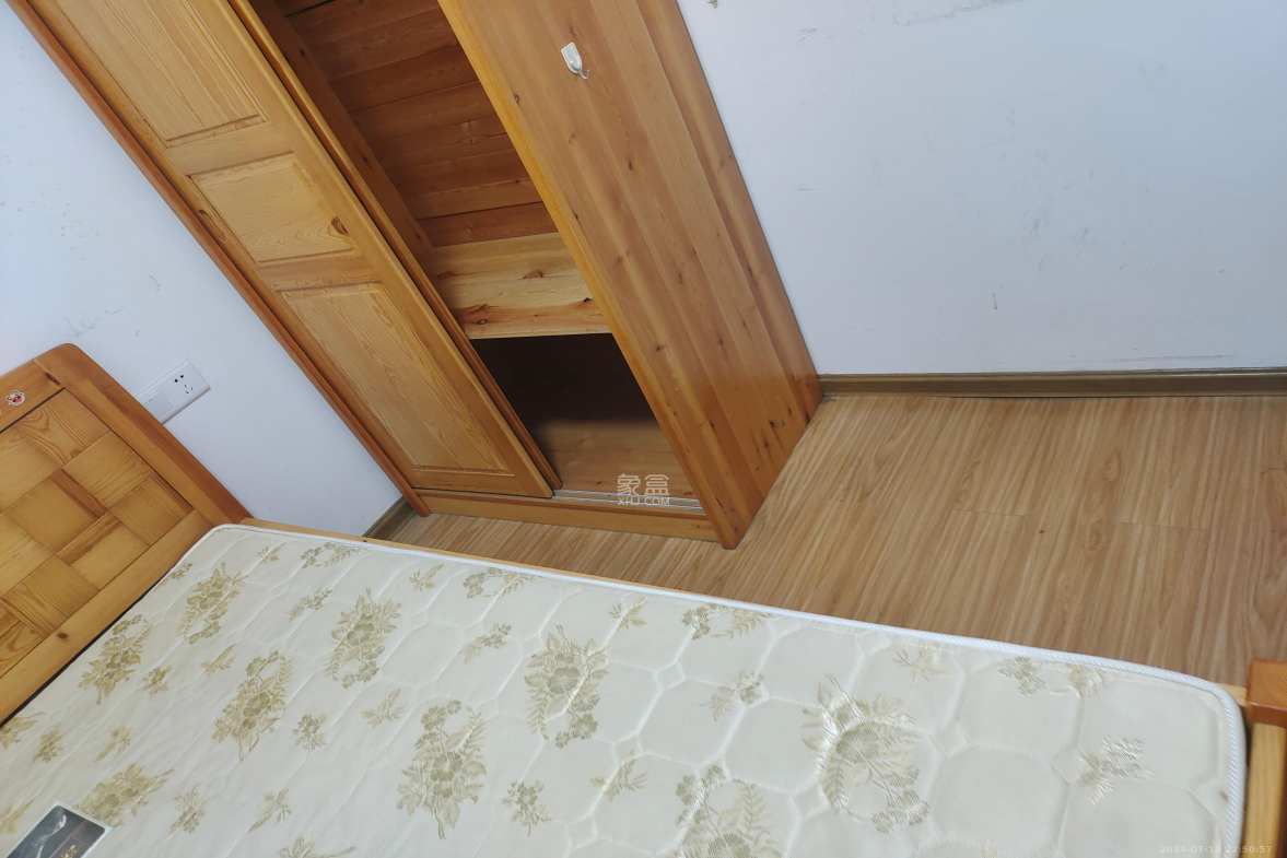 归心苑  1室2厅2卫   1200.00元/月室内图1