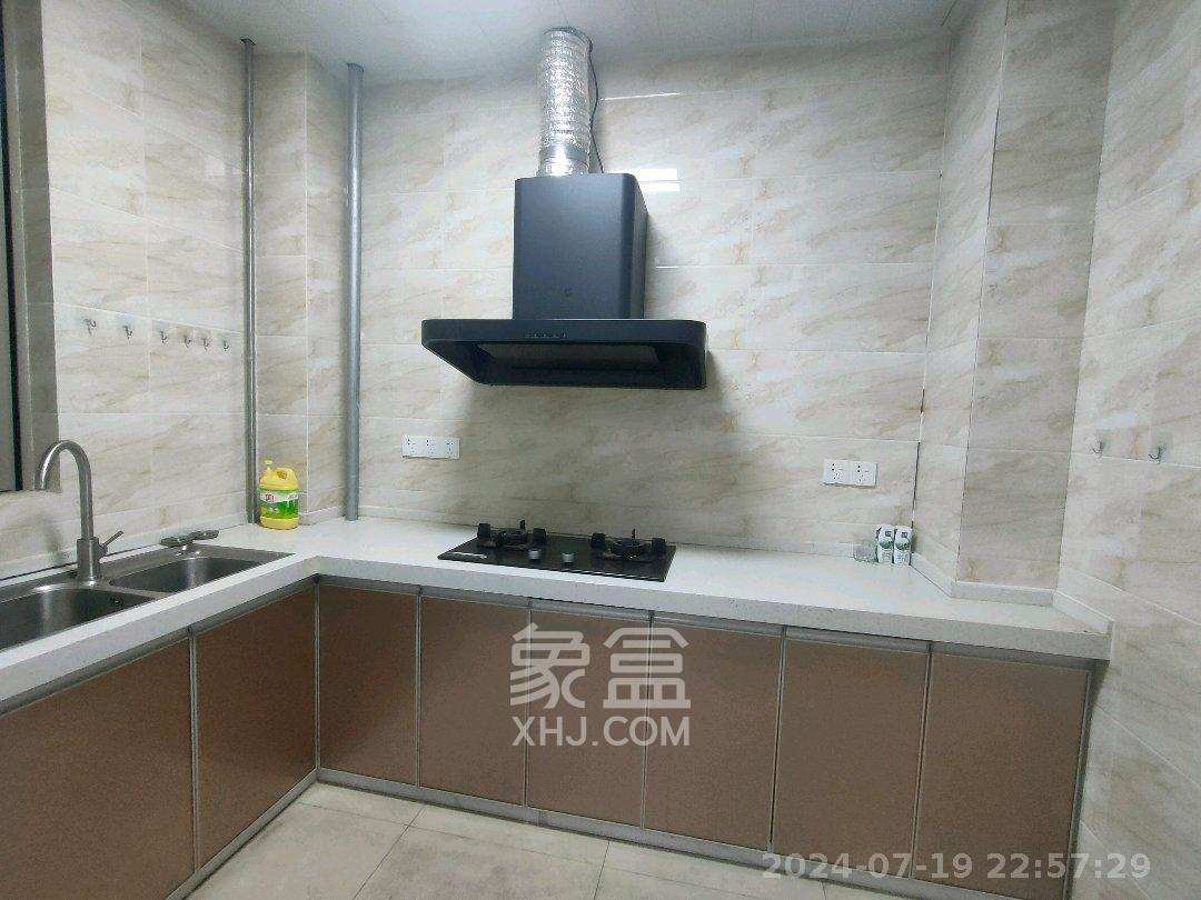 万象府台  4室2厅2卫    4500.0元/月室内图