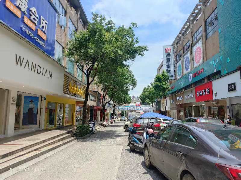 春园步行街--钻石街   53.0㎡      6000.0元/月室内图