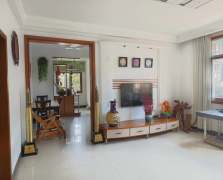 八一新村  3室2厅2卫    1300.0元/月