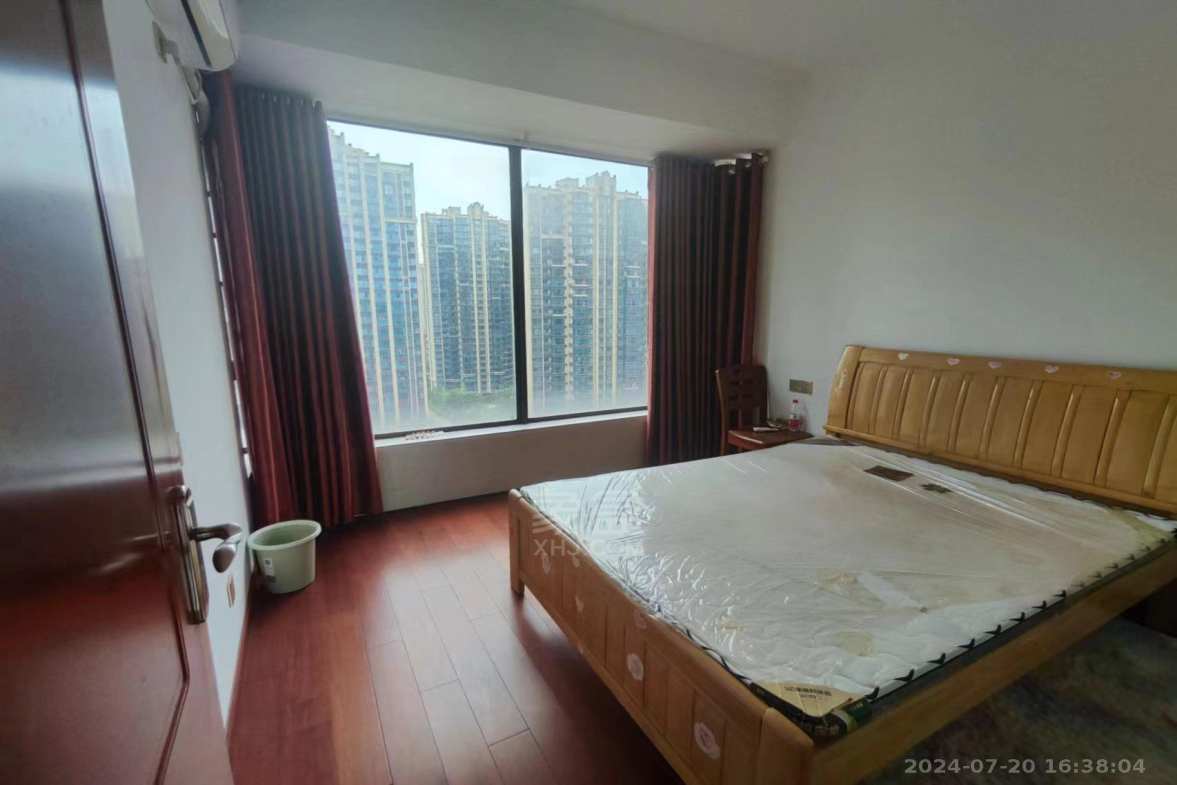 金轮翡翠名园  3室1厅1卫    1800.0元/月室内图