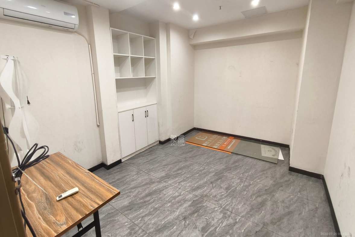 喜盈门范城  5室2厅1卫   12000.00元/月室内图