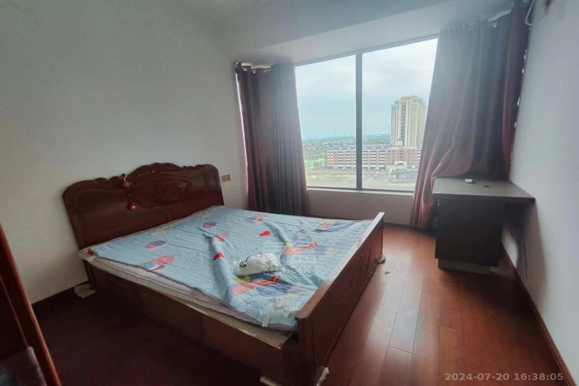 金轮翡翠名园  3室1厅1卫    1800.0元/月室内图