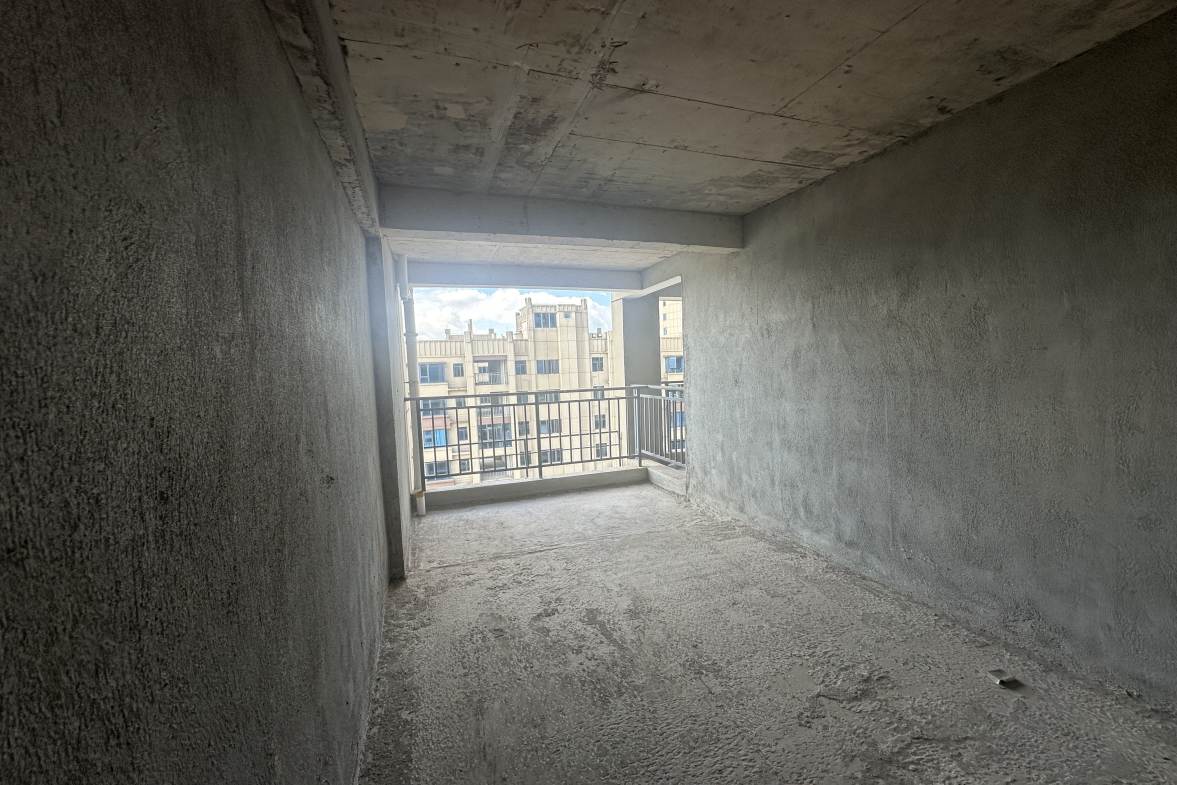 中甸.上河郡  5室2厅2卫   145.00万客厅