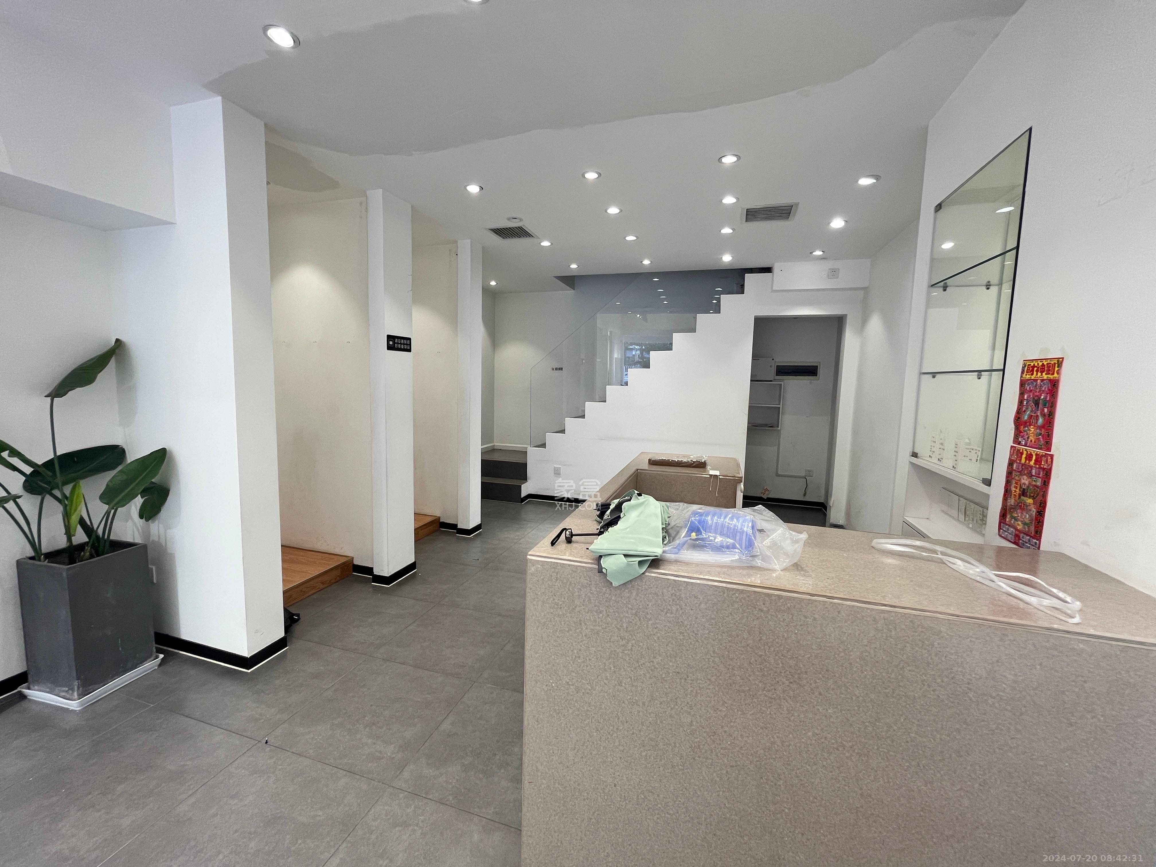 沁园春御院   68.0㎡      11800.0元/月