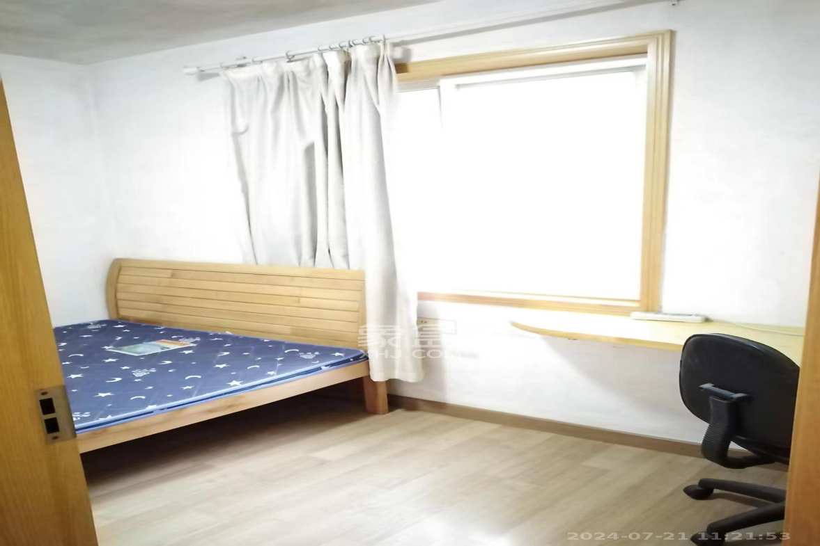 枫林美景  3室2厅2卫   2000.00元/月室内图