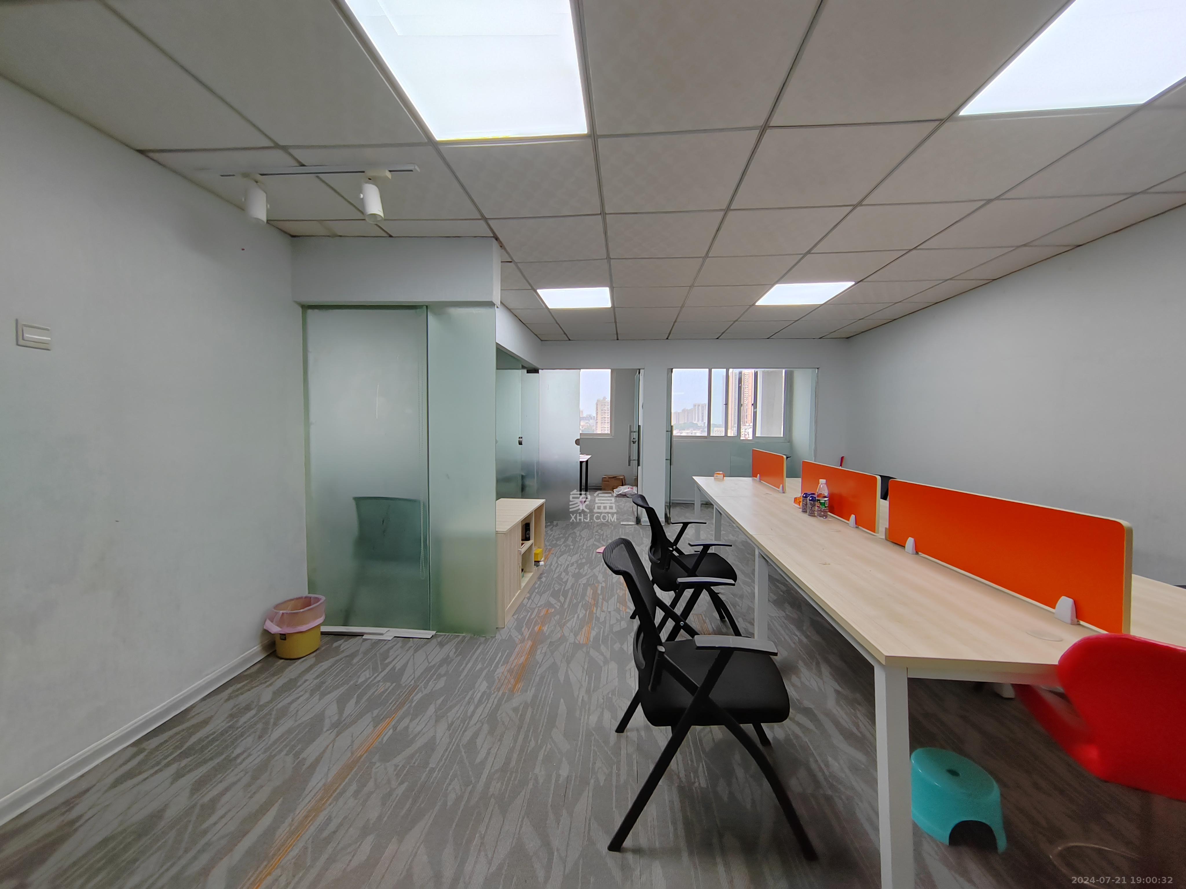 建鸿达现代公寓  1室2厅1卫   2200.00元/月
