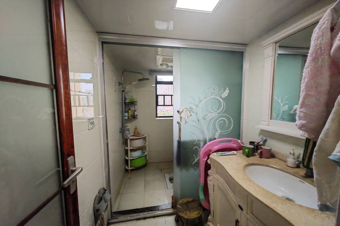 怡河园  3室2厅2卫    2800.0元/月 怡河园  3室2厅2卫    2800.0元/月室内图