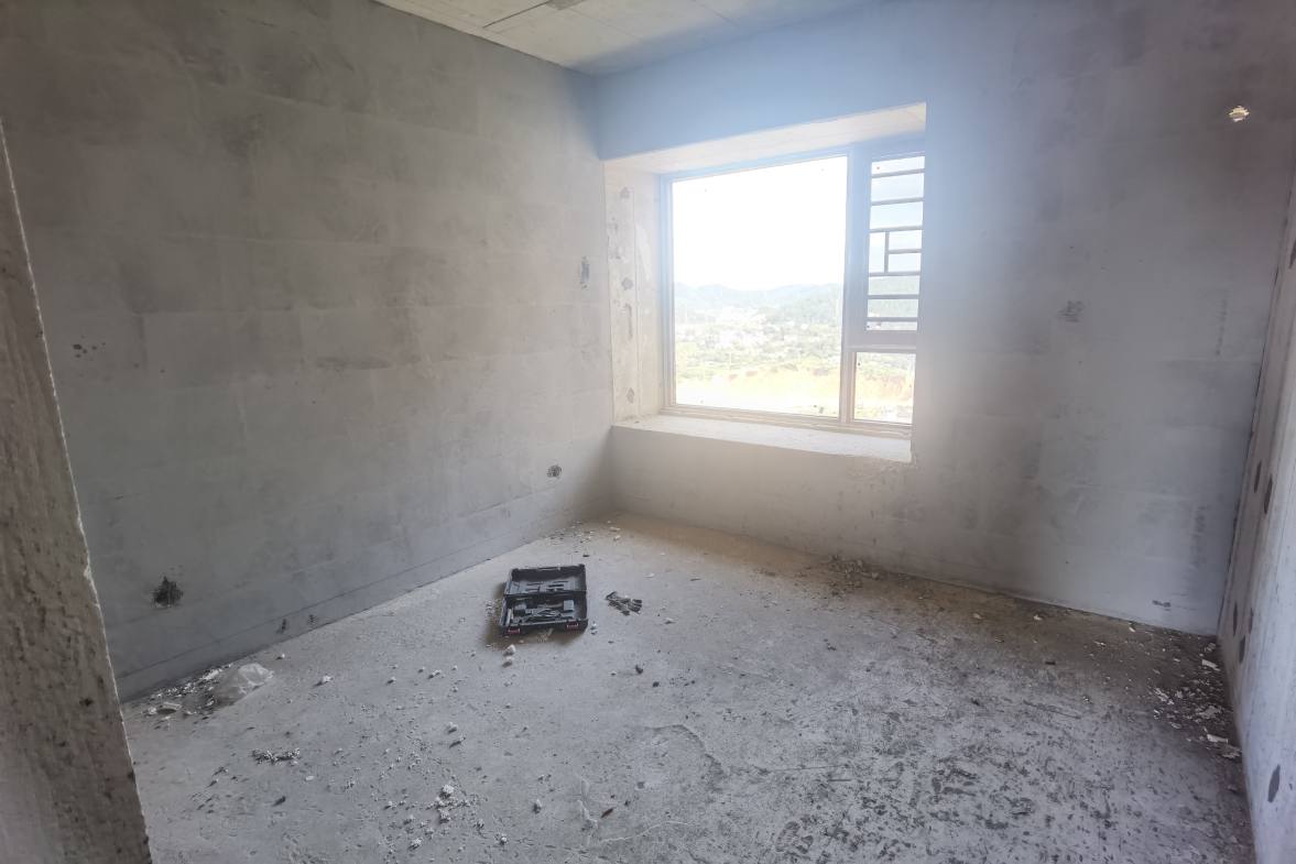 湘村名园 4室2厅2卫 53.8万 湘村名园 4室2厅2卫 53.8万客厅