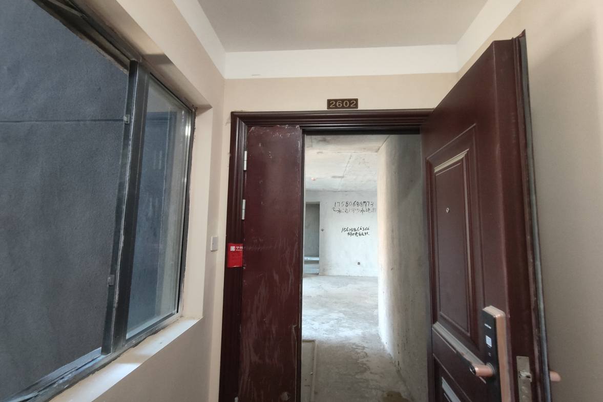 宁邦中心（二期公园里）  4室2厅2卫    98.8万室内图1