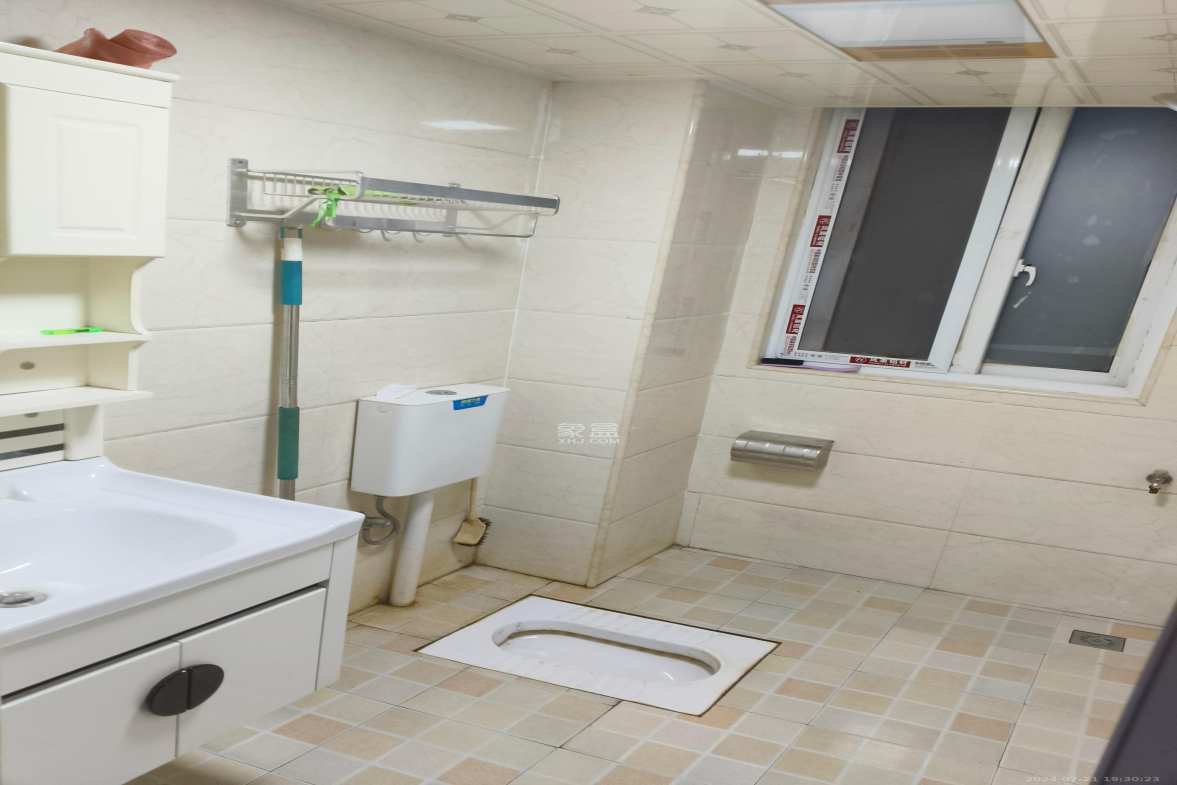 和康园小区  2室2厅1卫   1800.00元/月室内图
