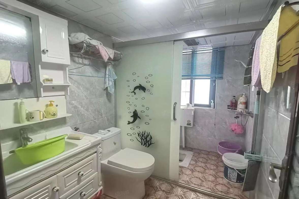 名仕华府  4室2厅2卫   3200.00元/月室内图