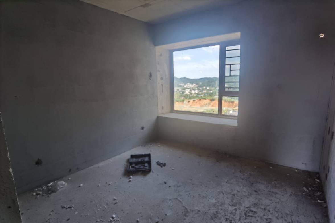 湘村名园 4室2厅2卫 53.8万 湘村名园 4室2厅2卫 53.8万客厅