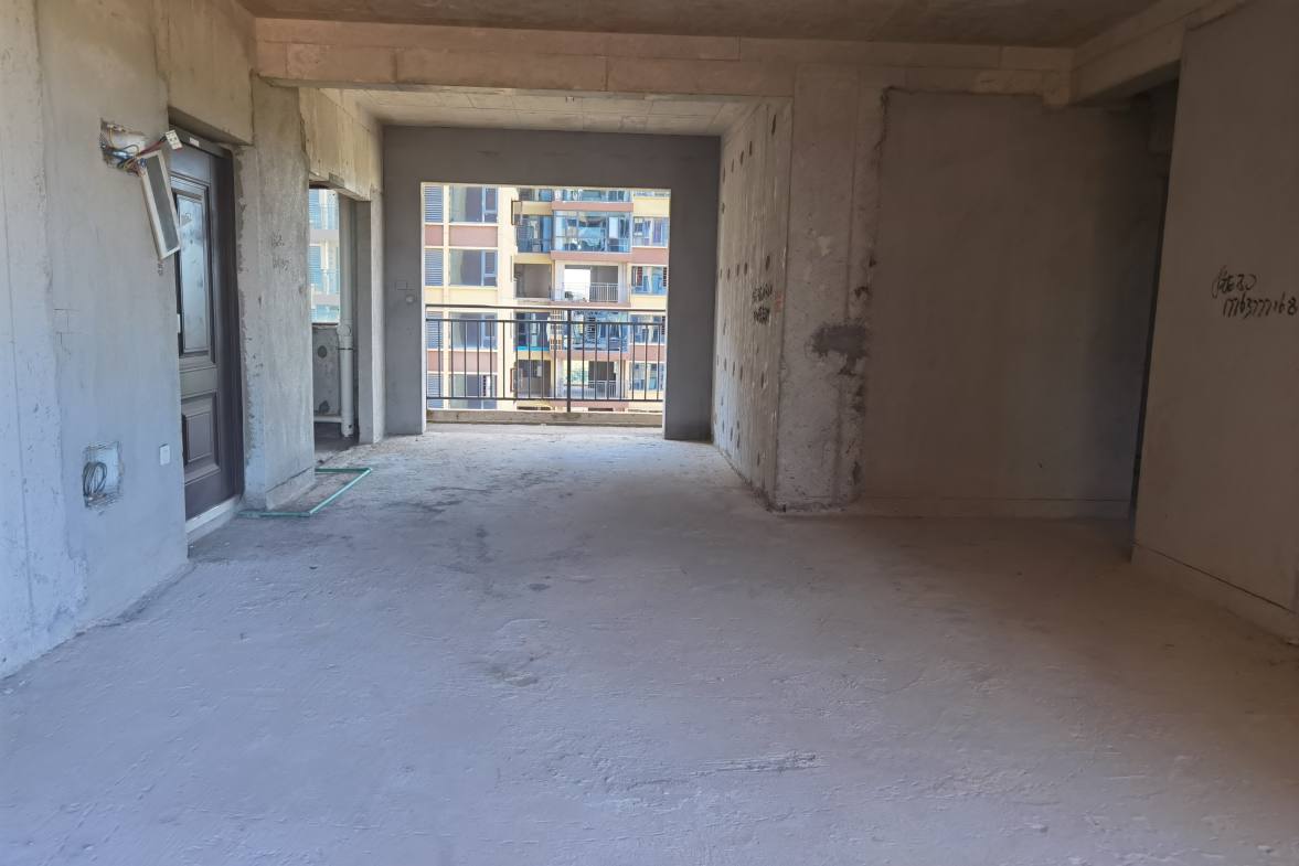 湘村名园 4室2厅2卫 53.8万 湘村名园 4室2厅2卫 53.8万客厅