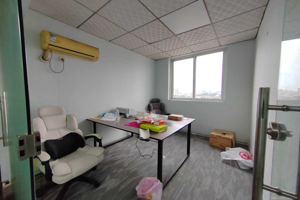 建鸿达现代公寓  1室2厅1卫   2200.00元/月室内图
