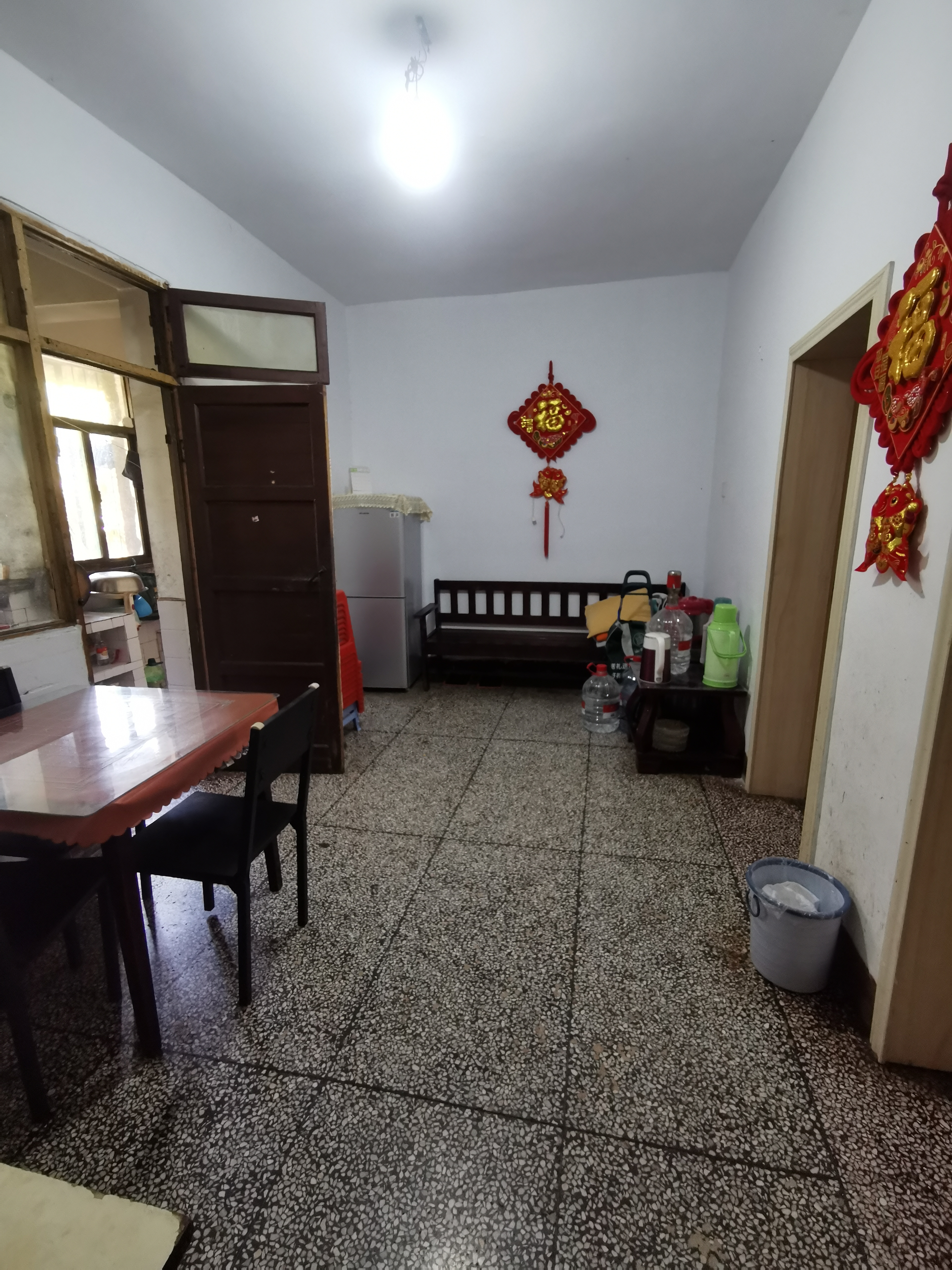 区公安局家属楼  2室1厅1卫    34.8万