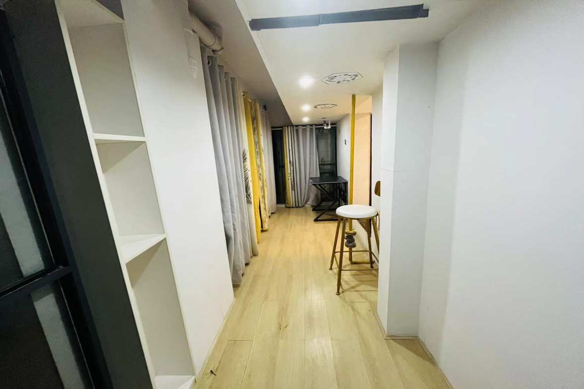 桃花缘  1室1厅1卫   1600.00元/月室内图