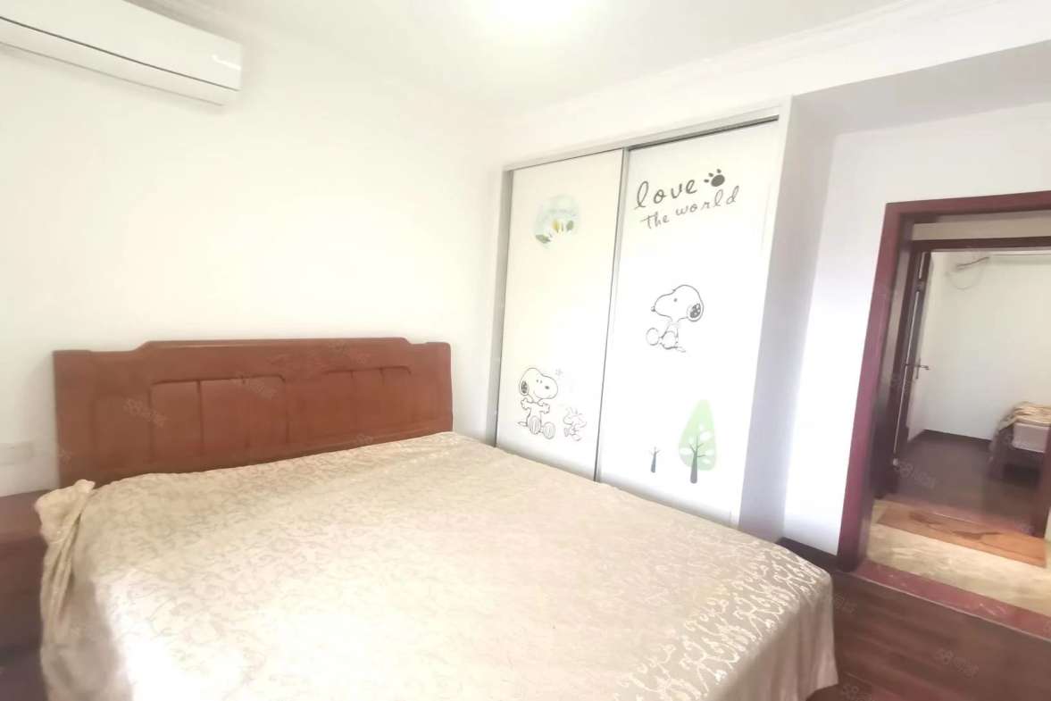 名仕华府  4室2厅2卫   3200.00元/月室内图