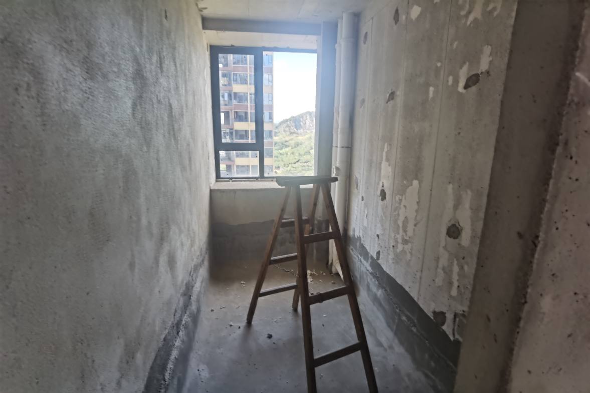 湘村名园 4室2厅2卫 53.8万 湘村名园 4室2厅2卫 53.8万客厅