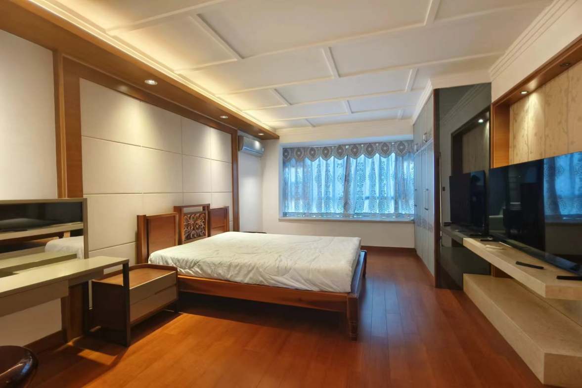 会龙山溪谷（住宅）  4室2厅2卫   85.00万室内图