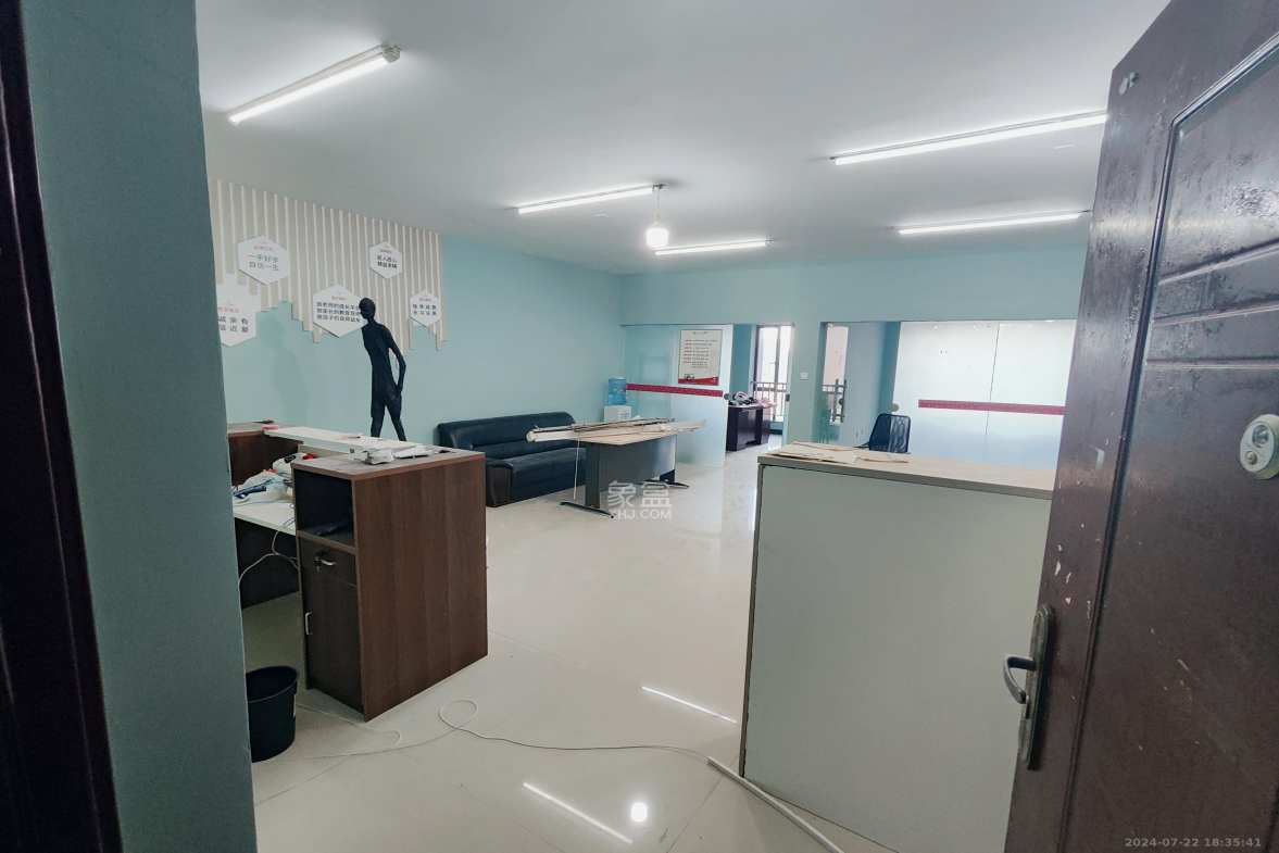 和庄  3室2厅1卫   2000.00元/月室内图