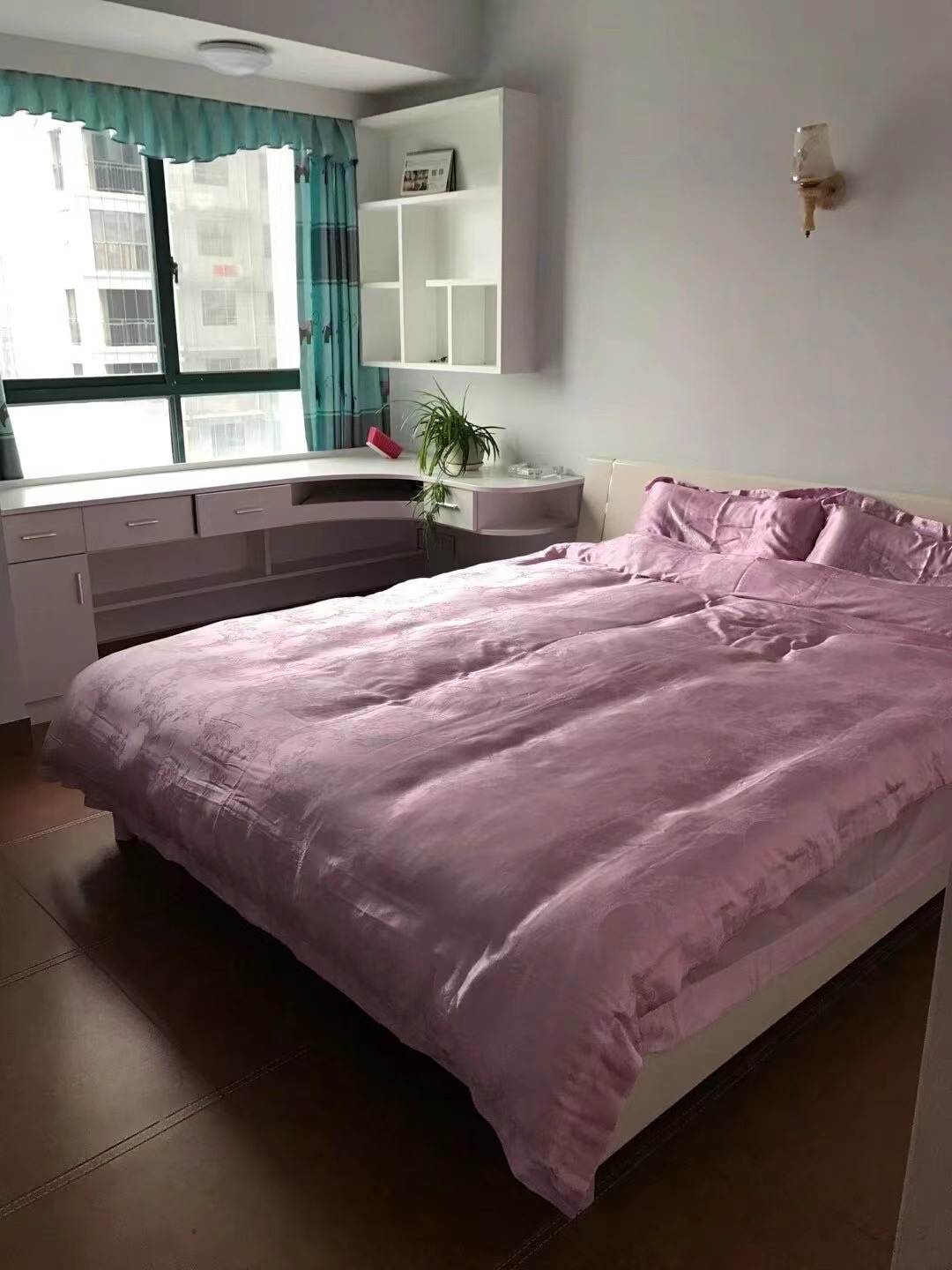 回龙湾主人家园  3室2厅2卫    68.0万客厅