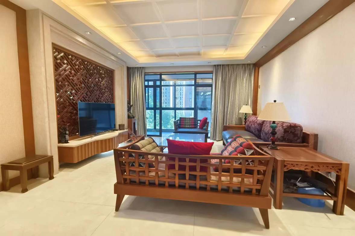 会龙山溪谷（住宅）  4室2厅2卫   85.00万室内图