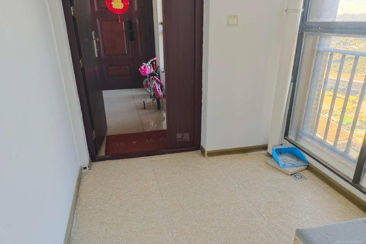 中建御山和苑  3室2厅2卫   1800.00元/月室内图