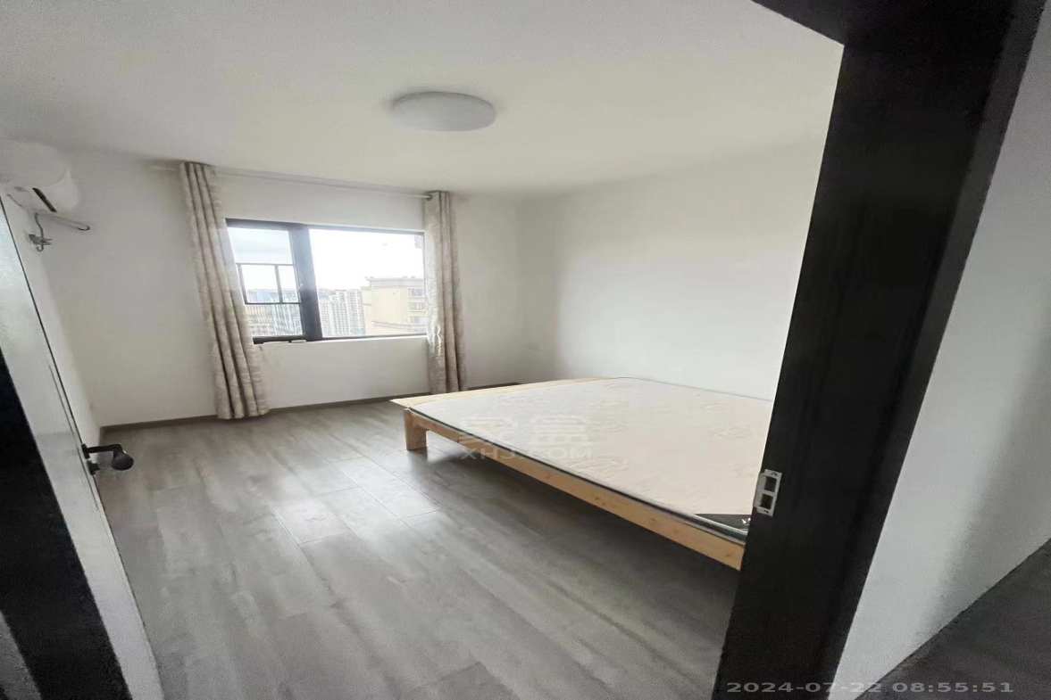 中建江湾壹号  4室2厅2卫   2600.00元/月室内图