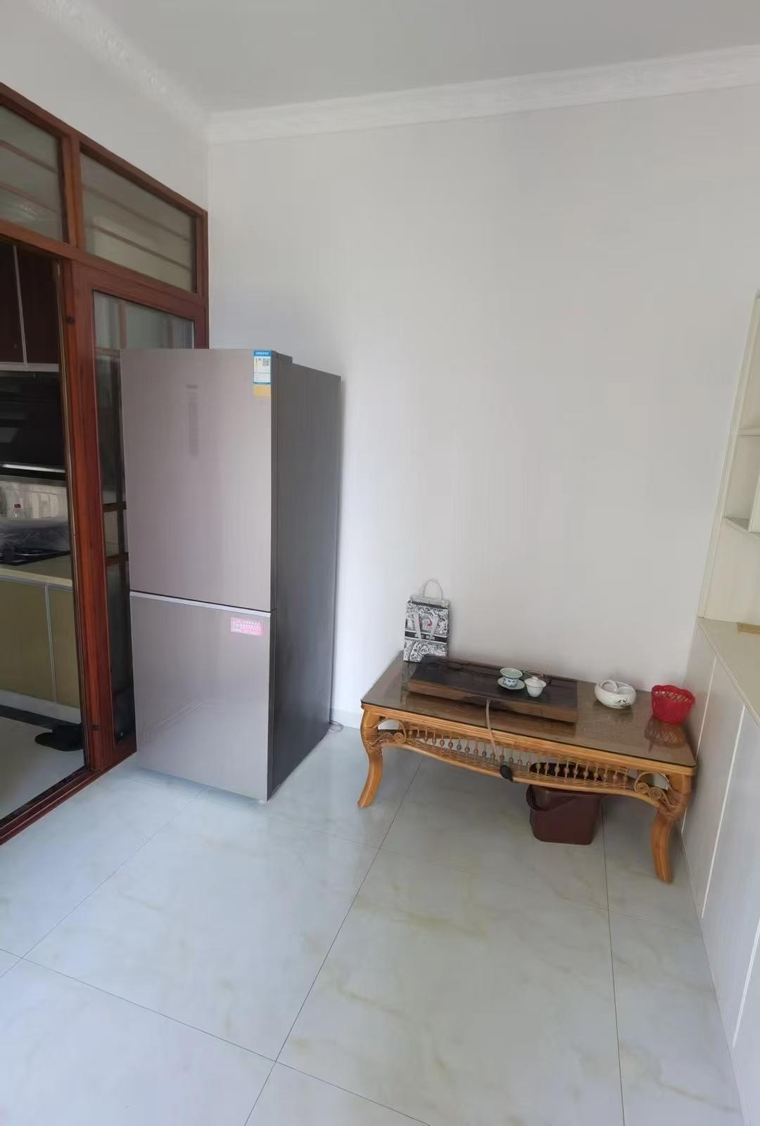 鸿浩达吉星广场(秀石街)  1室1厅1卫    800.0元/月室内图