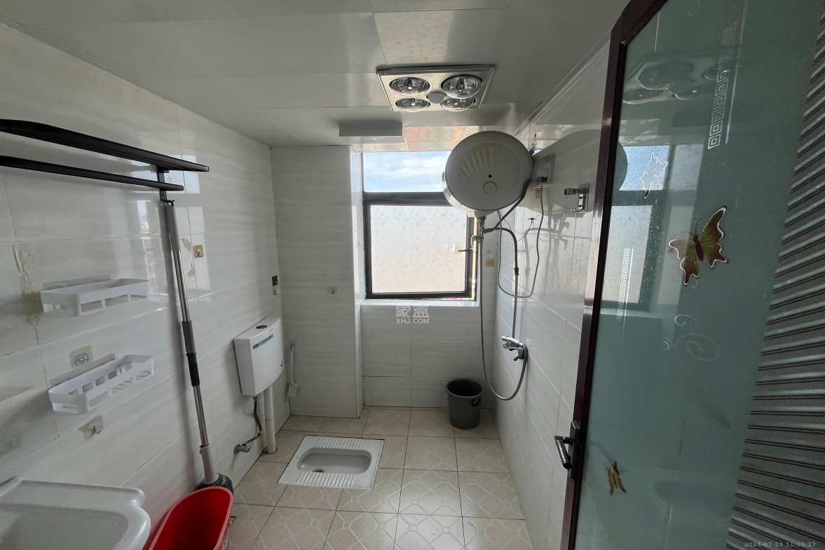 曙光领峰（曙光家园）  2室2厅1卫    2500.0元/月室内图