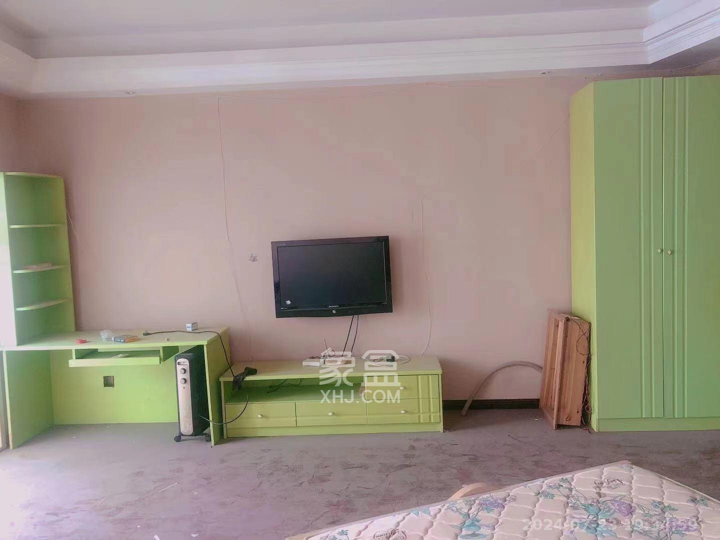 铂宫  1室1厅1卫    2500.0元/月