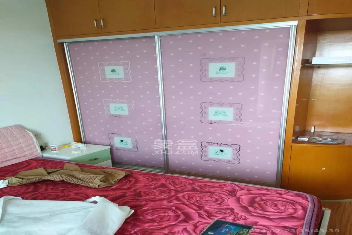 比华利山  3室2厅2卫   1600.00元/月室内图