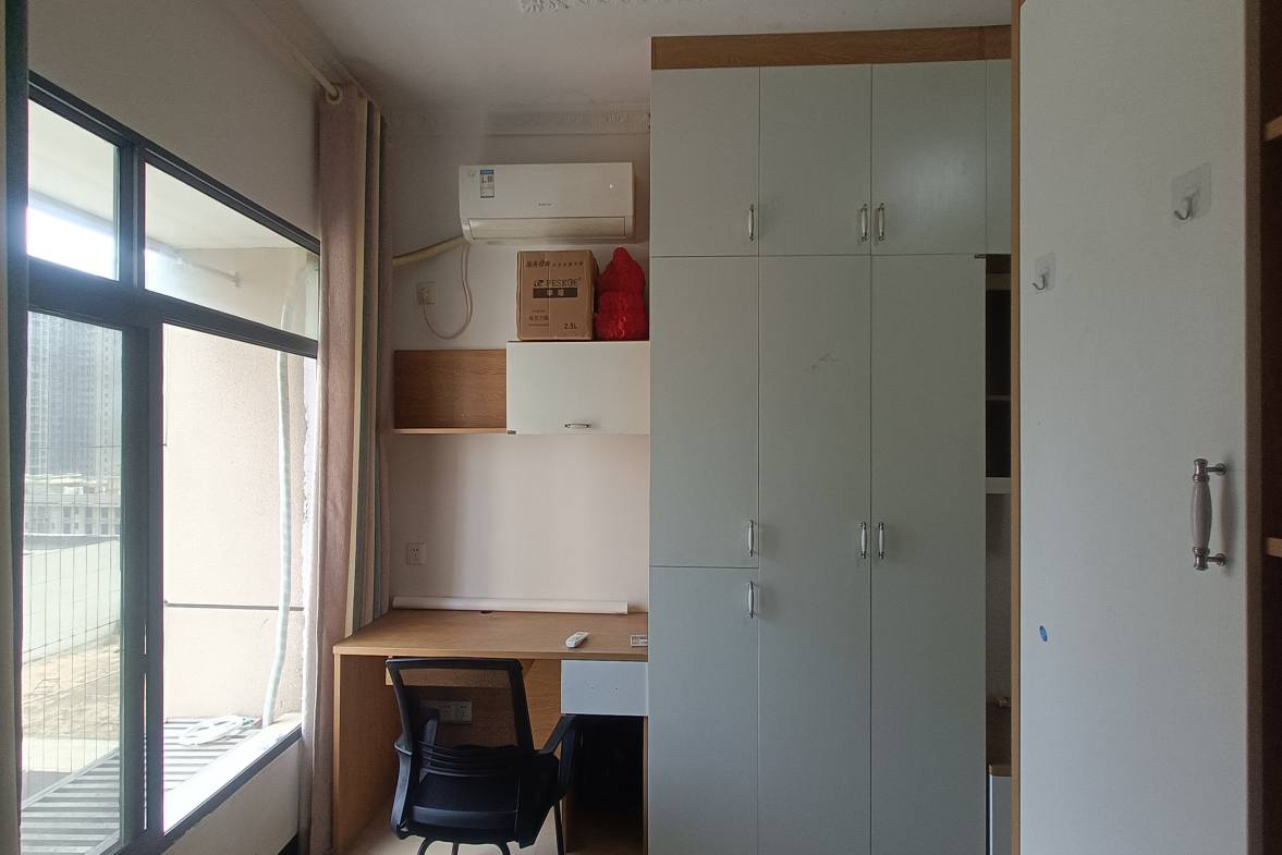 南苑上和二期  1室1厅1卫    30.0万客厅