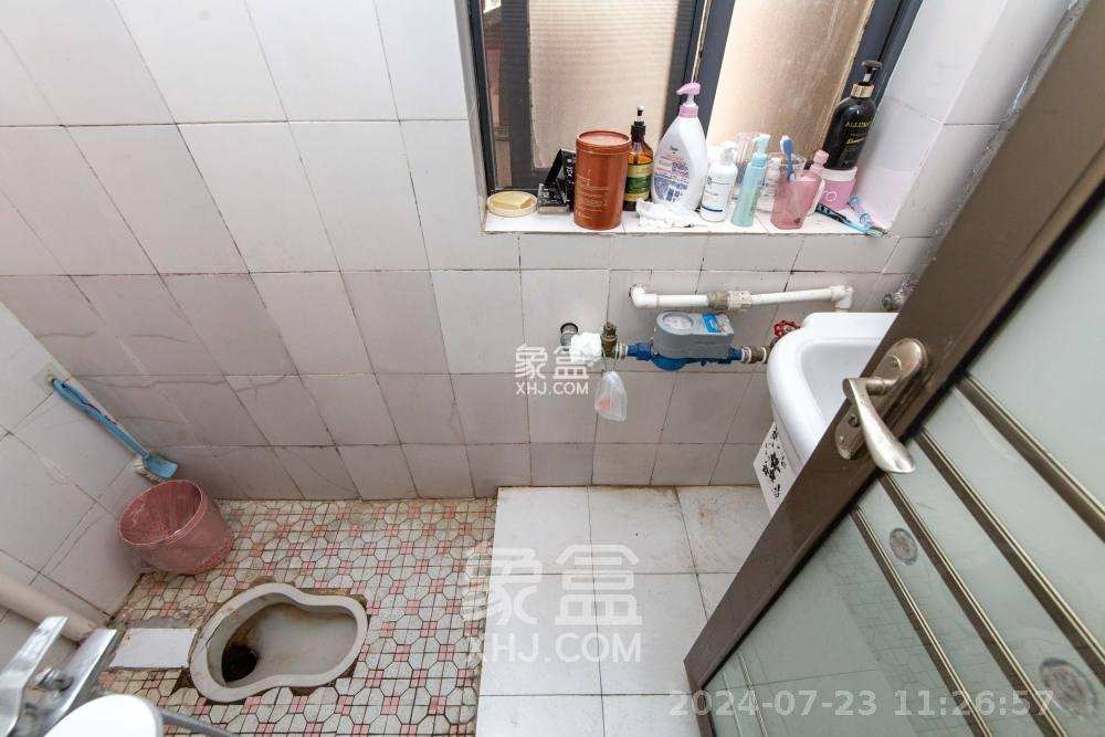 湖南工业贸易学校  3室1厅1卫   1800.00元/月室内图