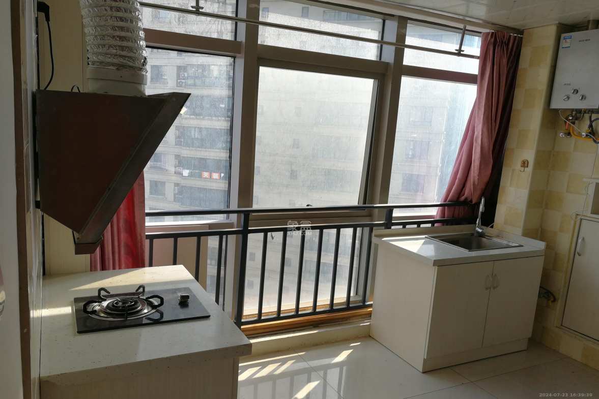 奥克斯广场  1室1厅1卫   1800.00元/月室内图