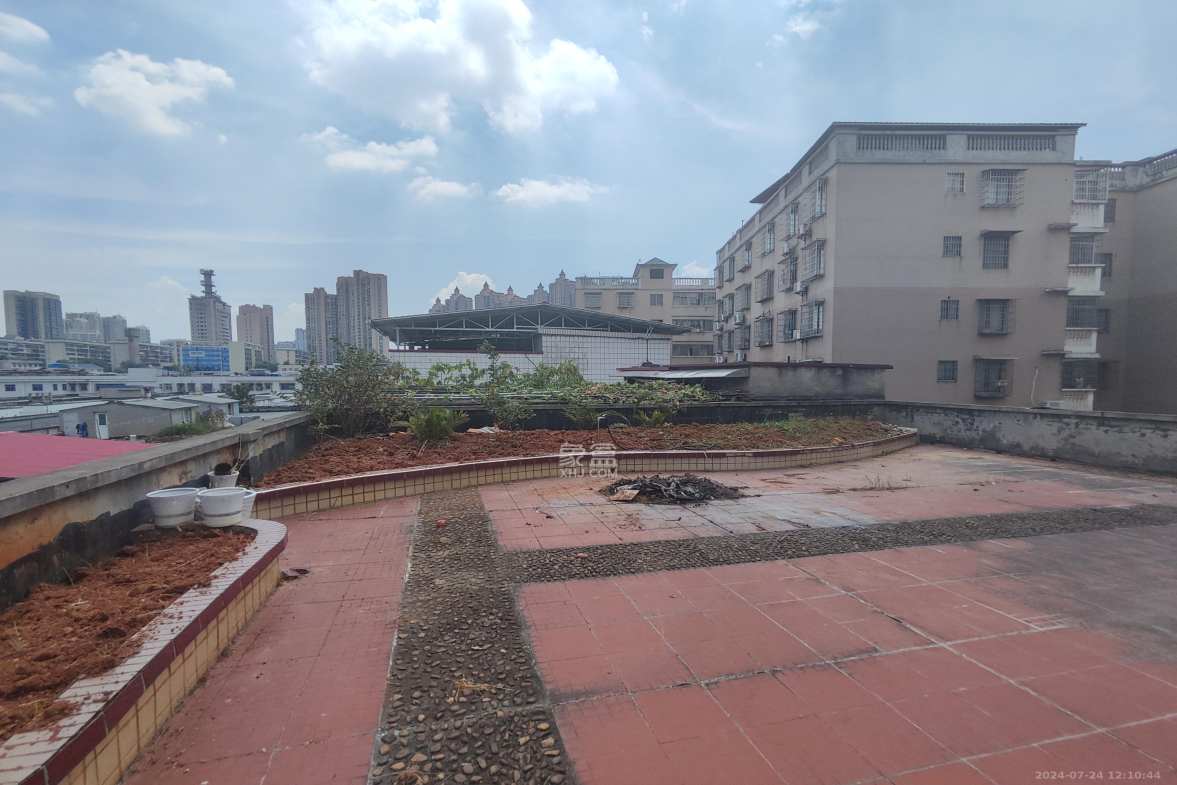 红旗商贸城  3室2厅1卫   2000.00元/月室内图
