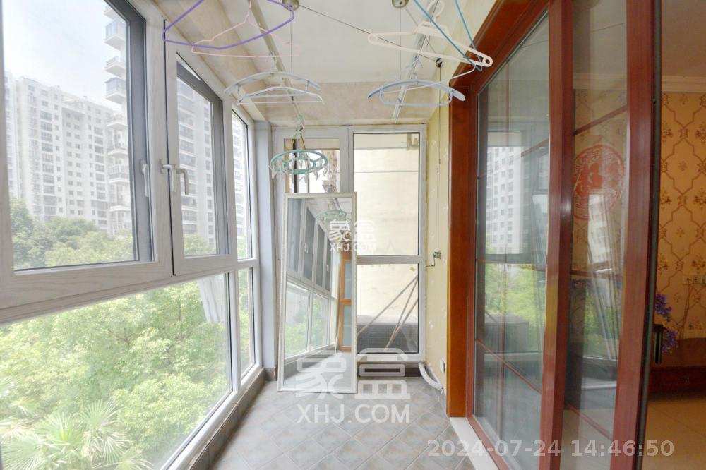美林景园  4室2厅2卫   3500.00元/月室内图