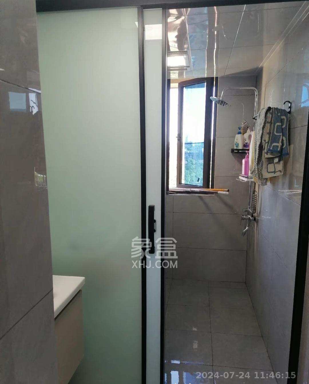 润和山水郡  4室2厅2卫   2600.00元/月室内图