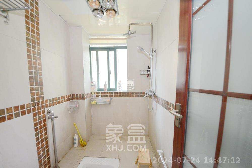 美林景园  4室2厅2卫   3500.00元/月室内图