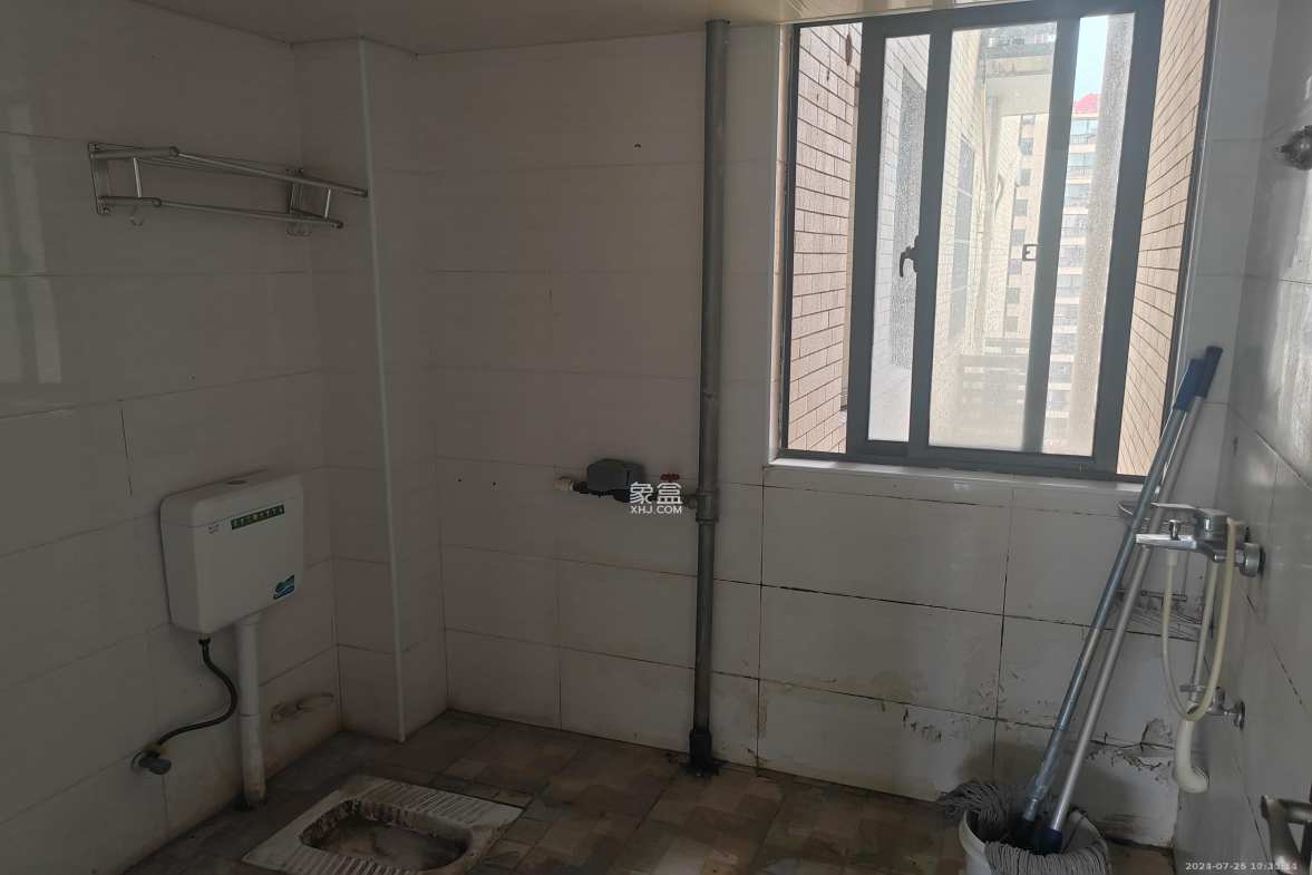 鑫远湘府逸园  4室2厅2卫   3200.00元/月室内图