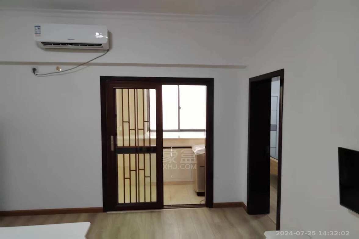 东城商业广场（东成）  1室1厅1卫    1500.0元/月室内图